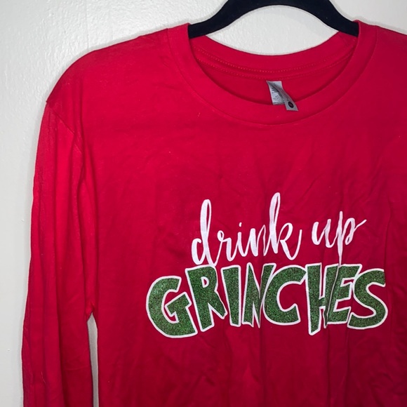 Tops - 🍂Red long sleeve with green detailing “Drink up Grinches”!
